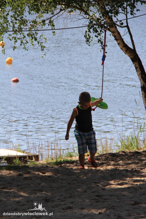 Niedziela na plaży nad jez. Czarnym