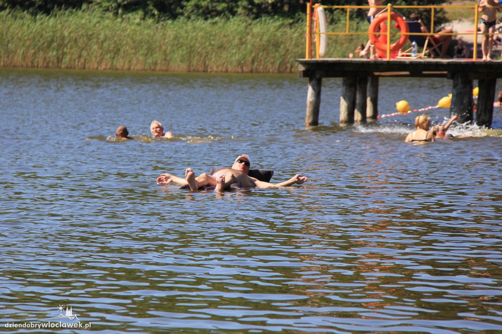 Niedziela na plaży nad jez. Czarnym