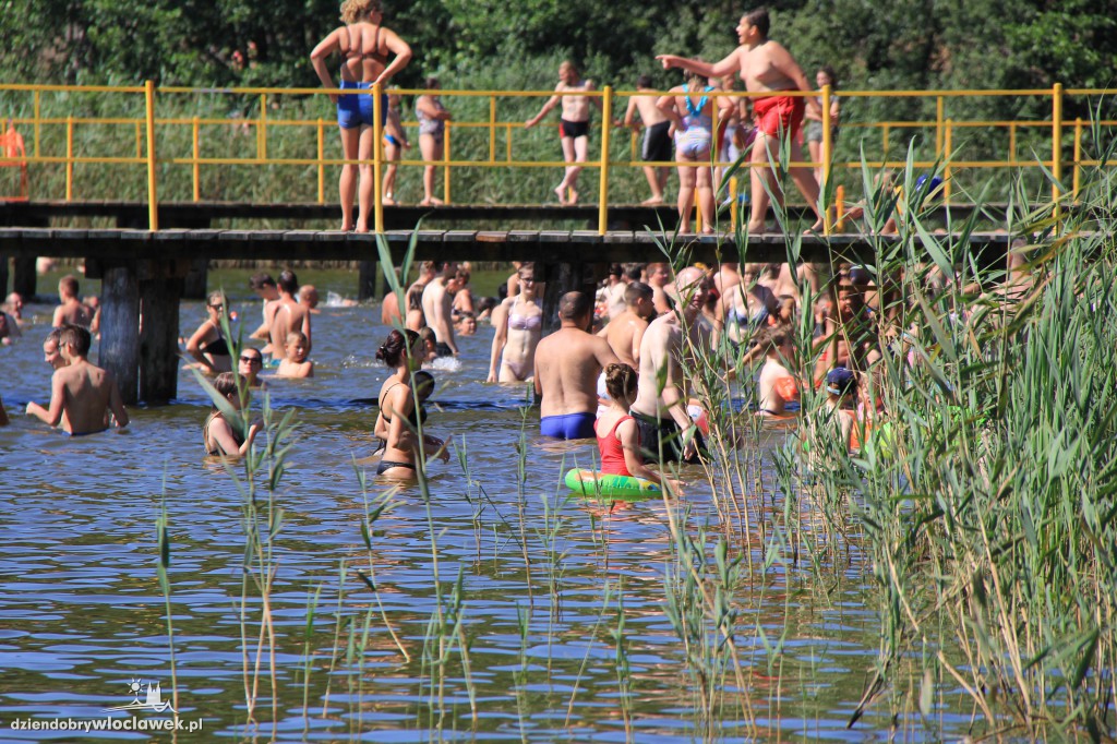 Niedziela na plaży nad jez. Czarnym