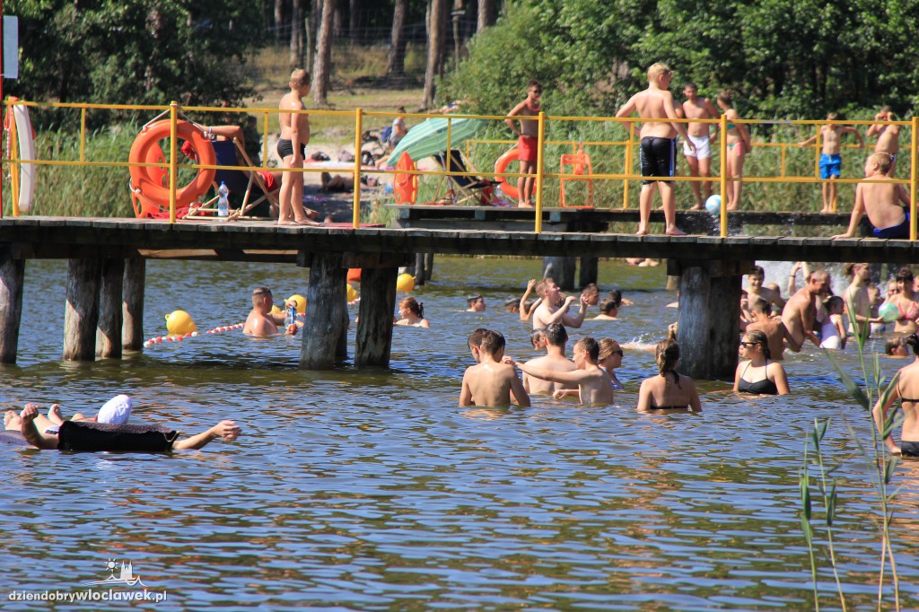 Niedziela na plaży nad jez. Czarnym