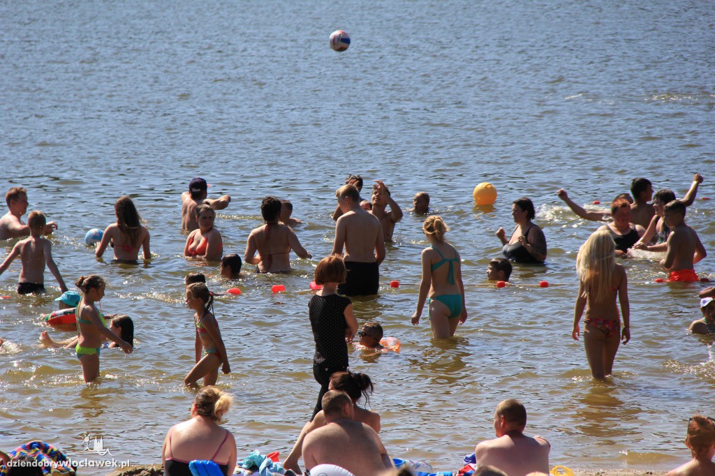 Niedziela na plaży nad jez. Czarnym