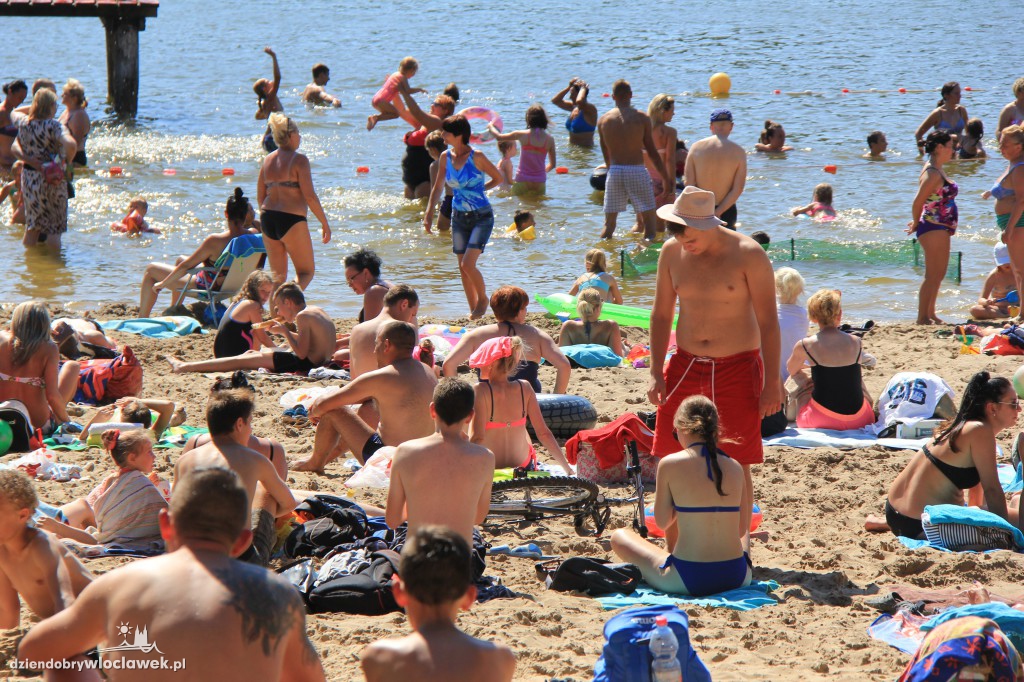 Niedziela na plaży nad jez. Czarnym
