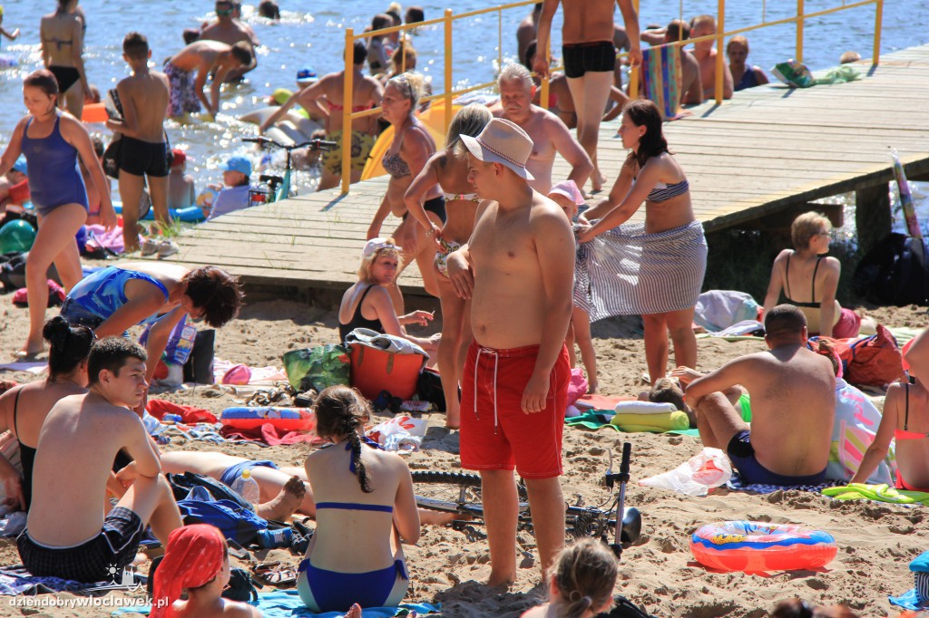 Niedziela na plaży nad jez. Czarnym