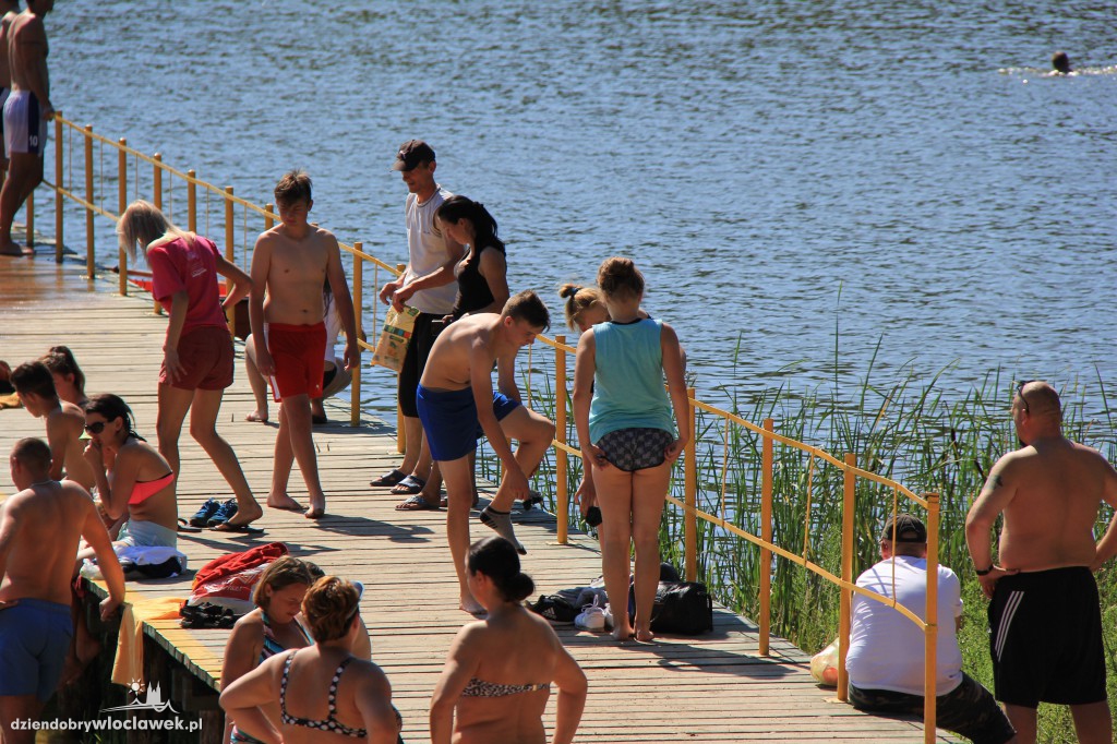 Niedziela na plaży nad jez. Czarnym