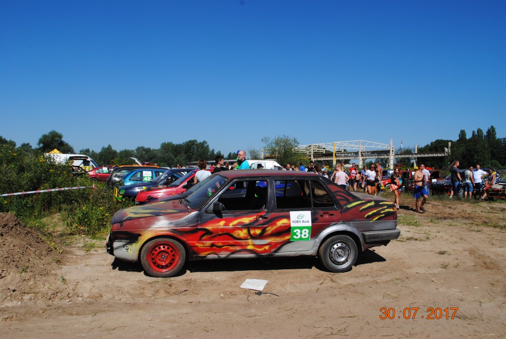 Wyścigi wraków w Aleksandrowie
