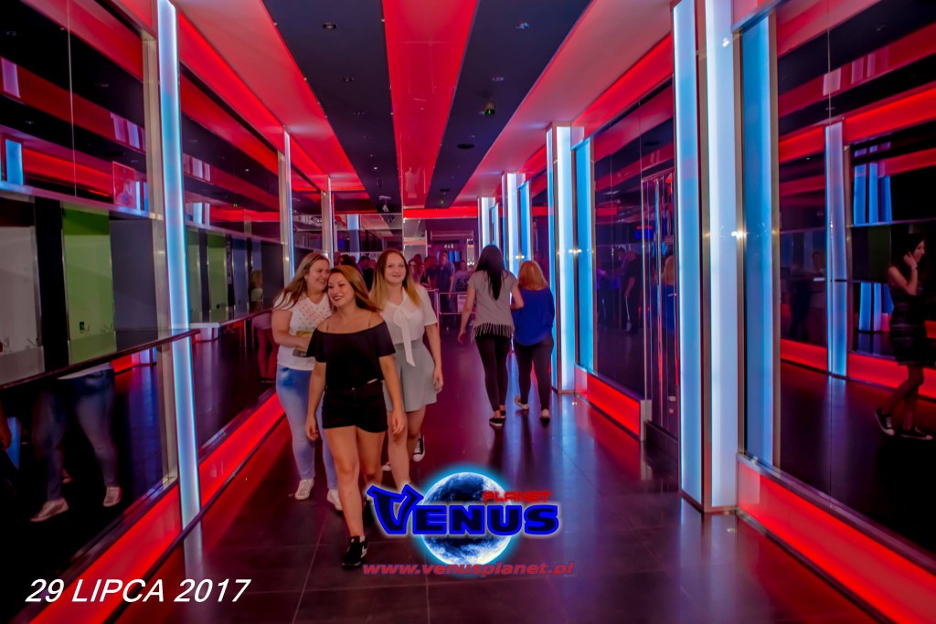 Szalona impreza w klubie Venus