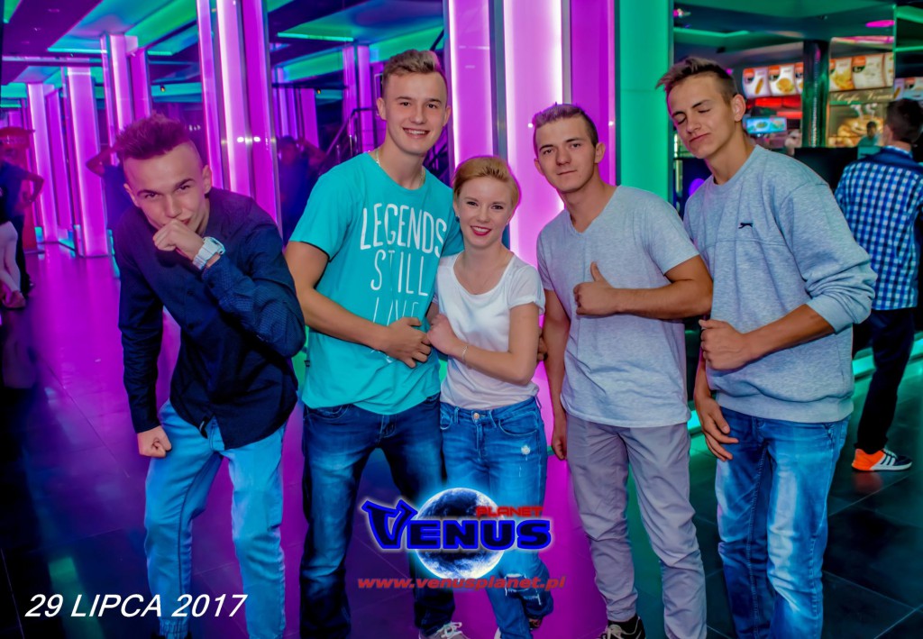 Szalona impreza w klubie Venus