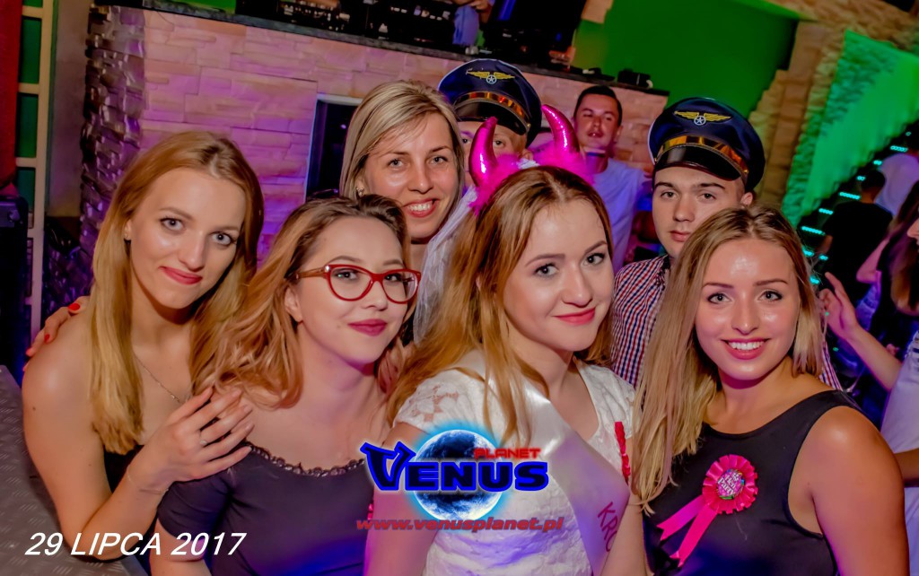 Szalona impreza w klubie Venus