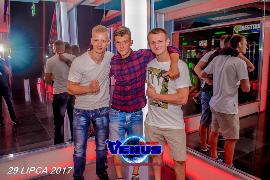 Szalona impreza w klubie Venus