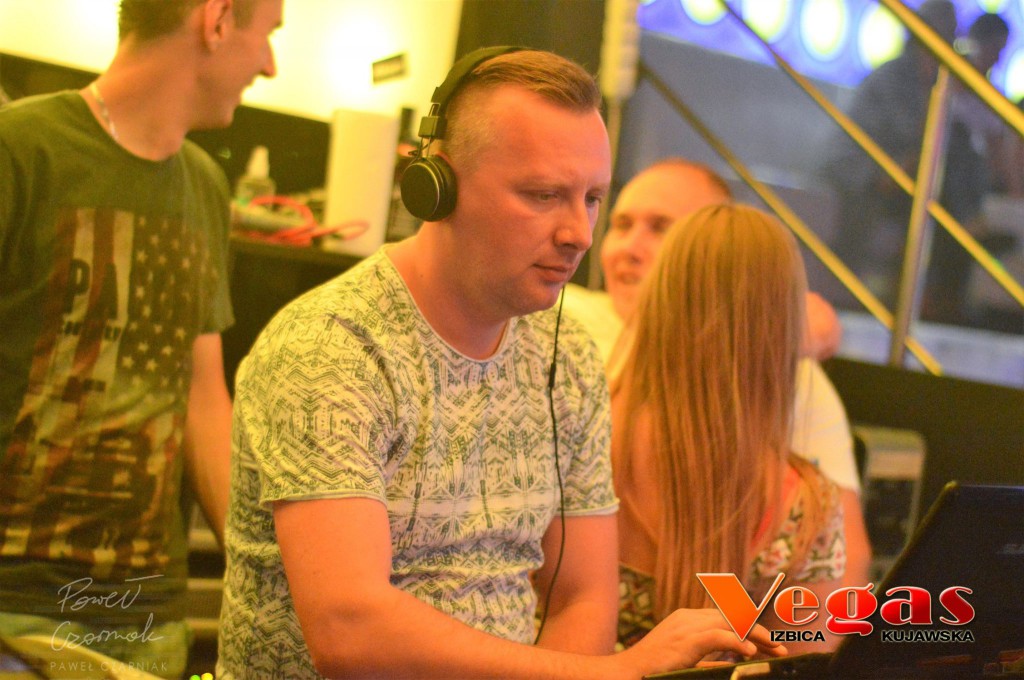 Gorąca, imprezowa noc w klubie Vegas