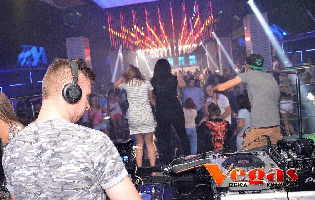 Gorąca, imprezowa noc w klubie Vegas
