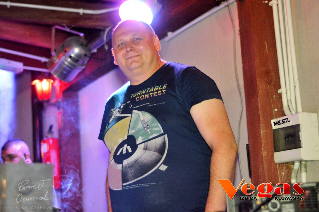 Gorąca, imprezowa noc w klubie Vegas