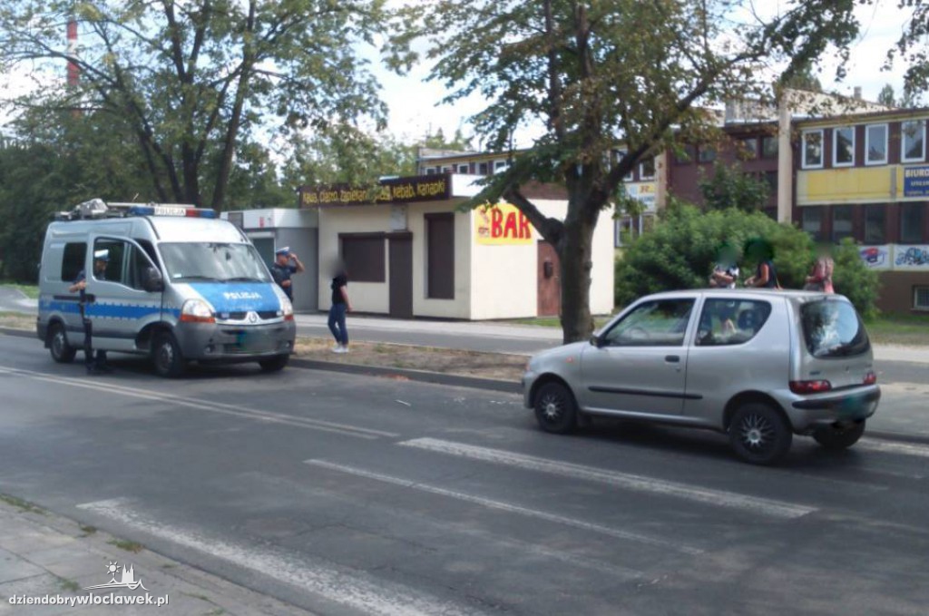 Potrącenie 2 mężczyzn na pasach