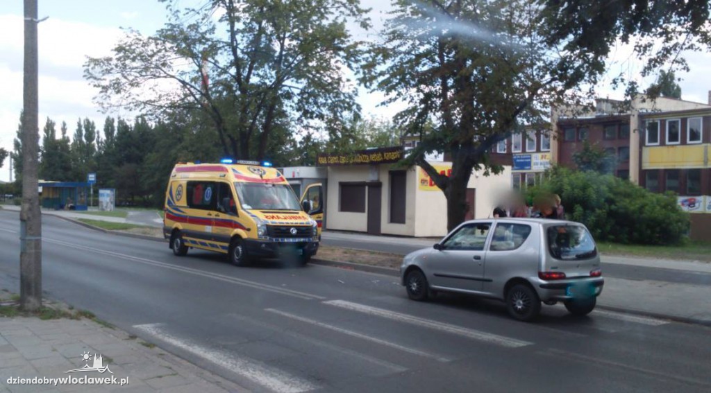 Potrącenie 2 mężczyzn na pasach