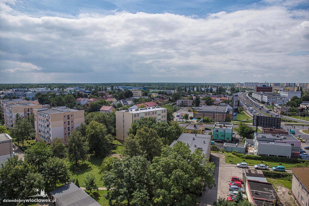 Widoki z wieżowca przy ul. Wroniej 1
