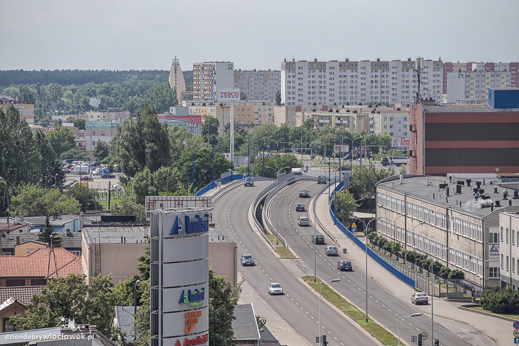 Widoki z wieżowca przy ul. Wroniej 1