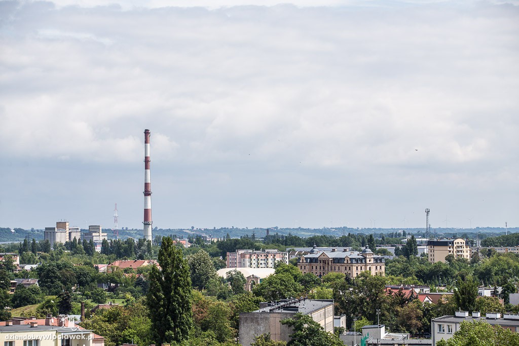 Widoki z wieżowca przy ul. Wroniej 1