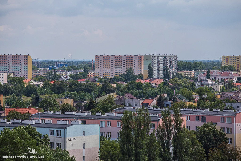 Widoki z wieżowca przy ul. Wroniej 1