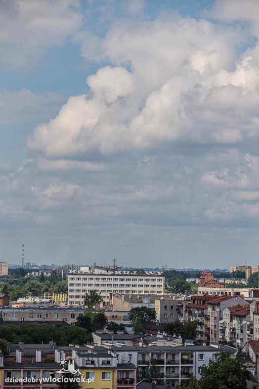 Widoki z wieżowca przy ul. Wroniej 1
