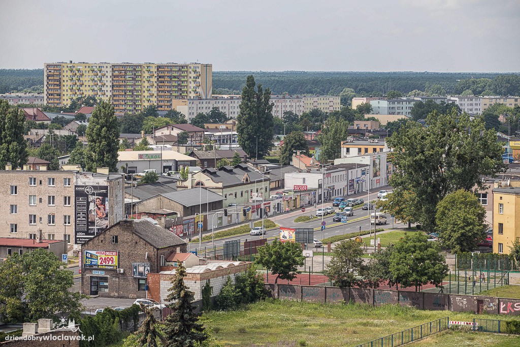 Widoki z wieżowca przy ul. Wroniej 1