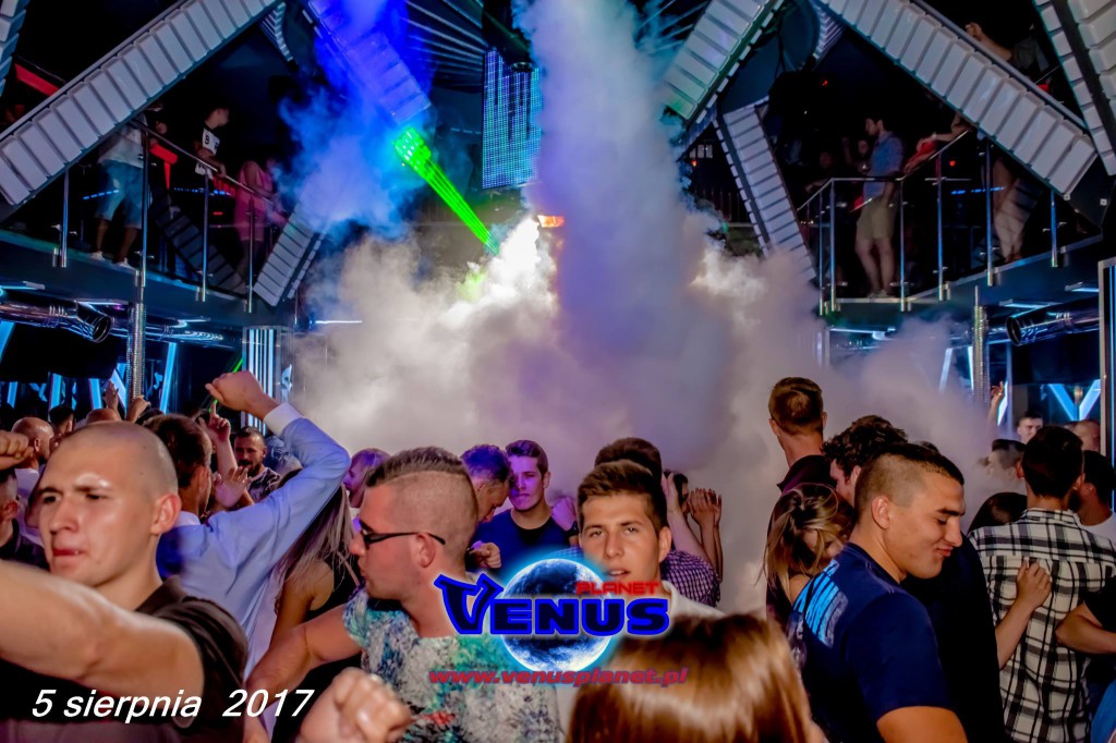 Sobotnia noc w klubie Venus Koneck