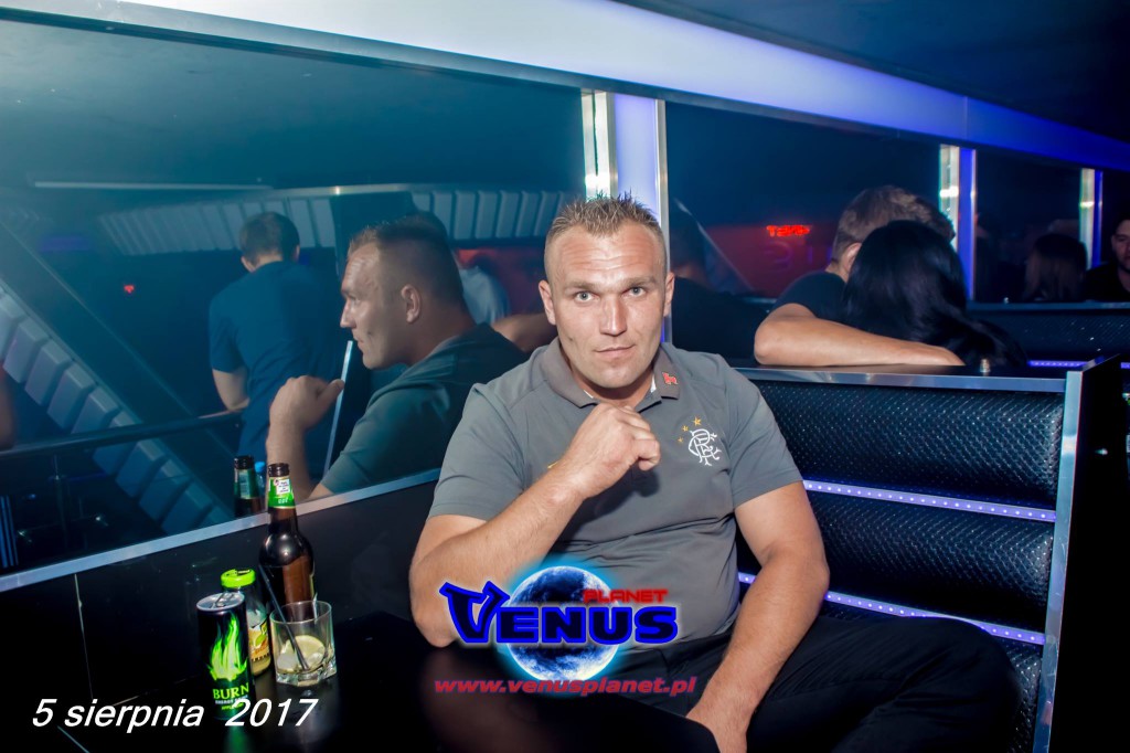 Sobotnia noc w klubie Venus Koneck