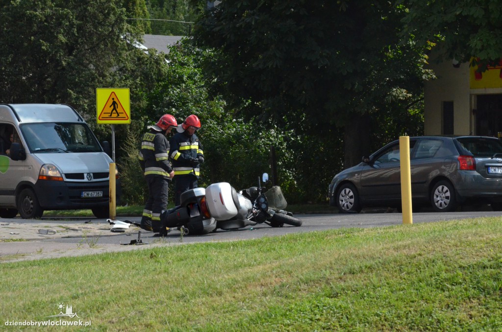 Osobówka uderzyła w motocyklistę