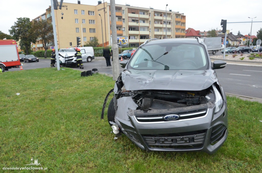 Ford i hyundai - zderzenie przy Tesco