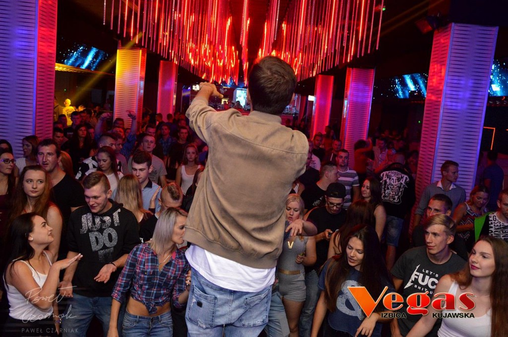 Nowator w klubie Vegas w Izbicy Kuj.