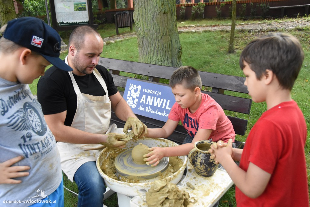 Leśne wakacje bez granic: garncarstwo