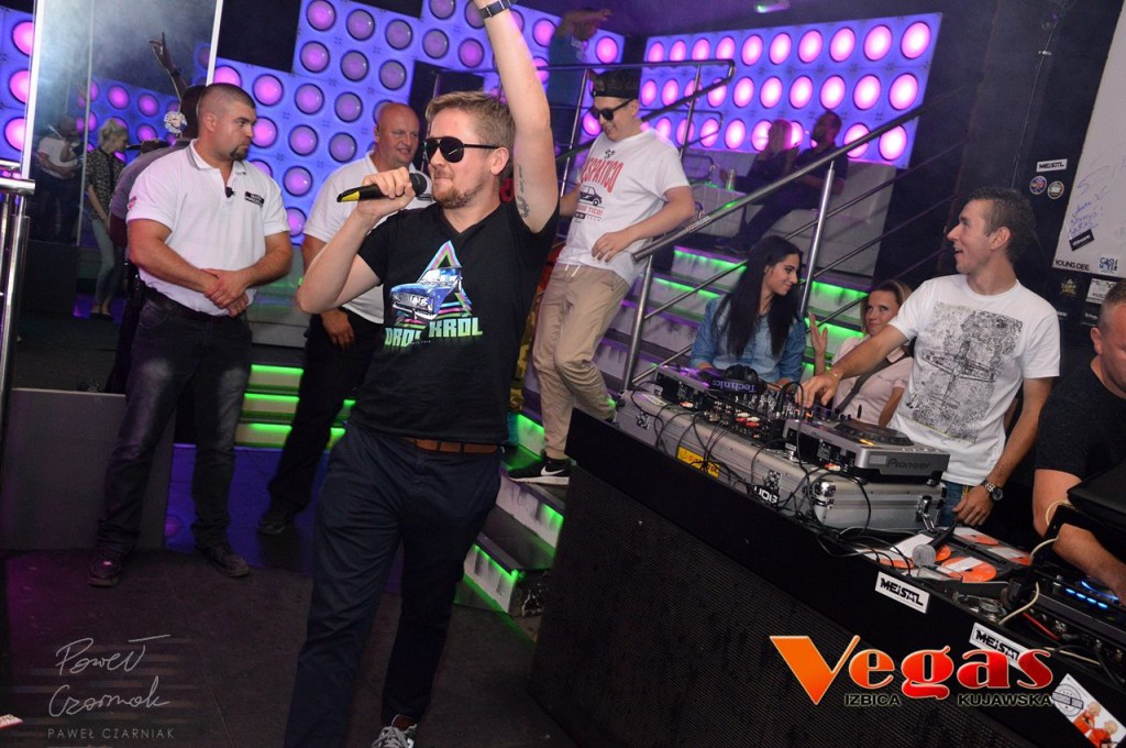 Szalona noc w klubie Vegas w Izbicy Kuj.