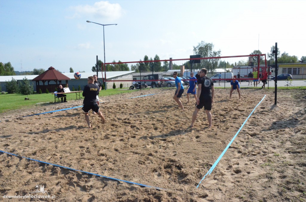 Siatkówka plażowa strażaków