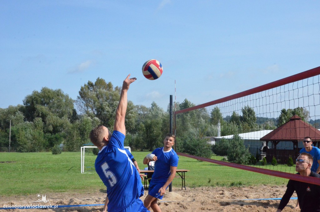 Siatkówka plażowa strażaków