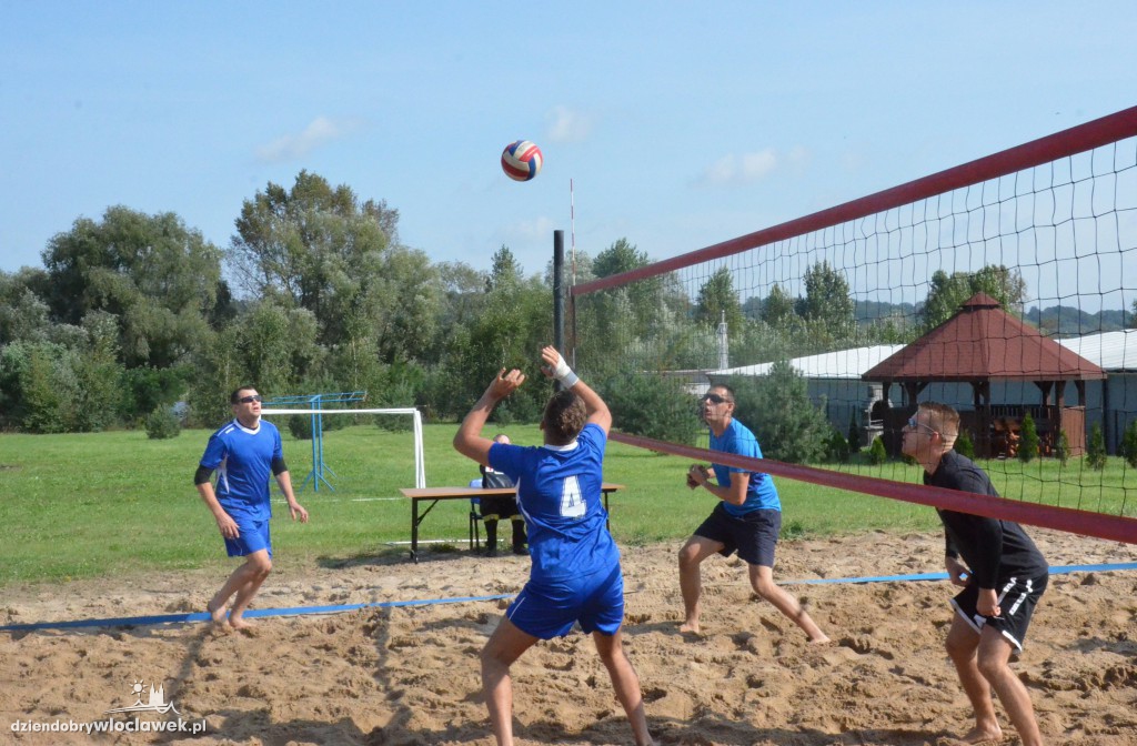 Siatkówka plażowa strażaków