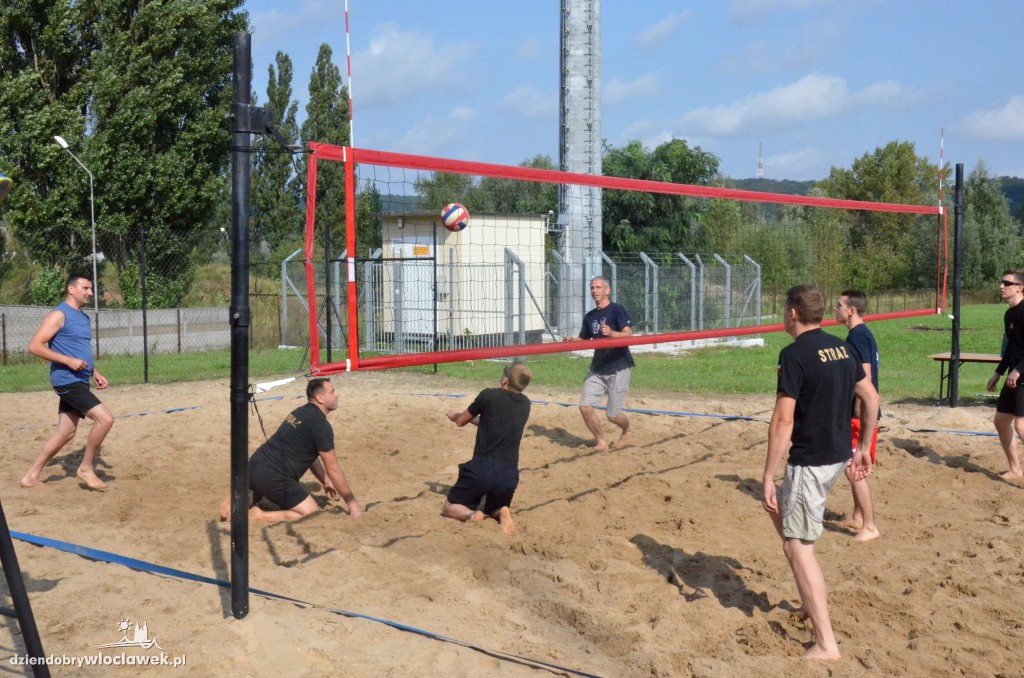 Siatkówka plażowa strażaków