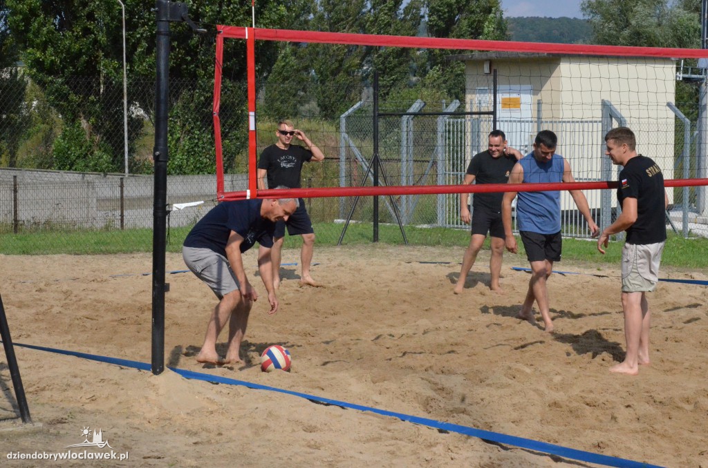 Siatkówka plażowa strażaków