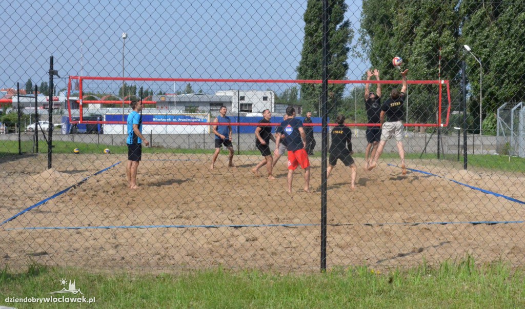 Siatkówka plażowa strażaków