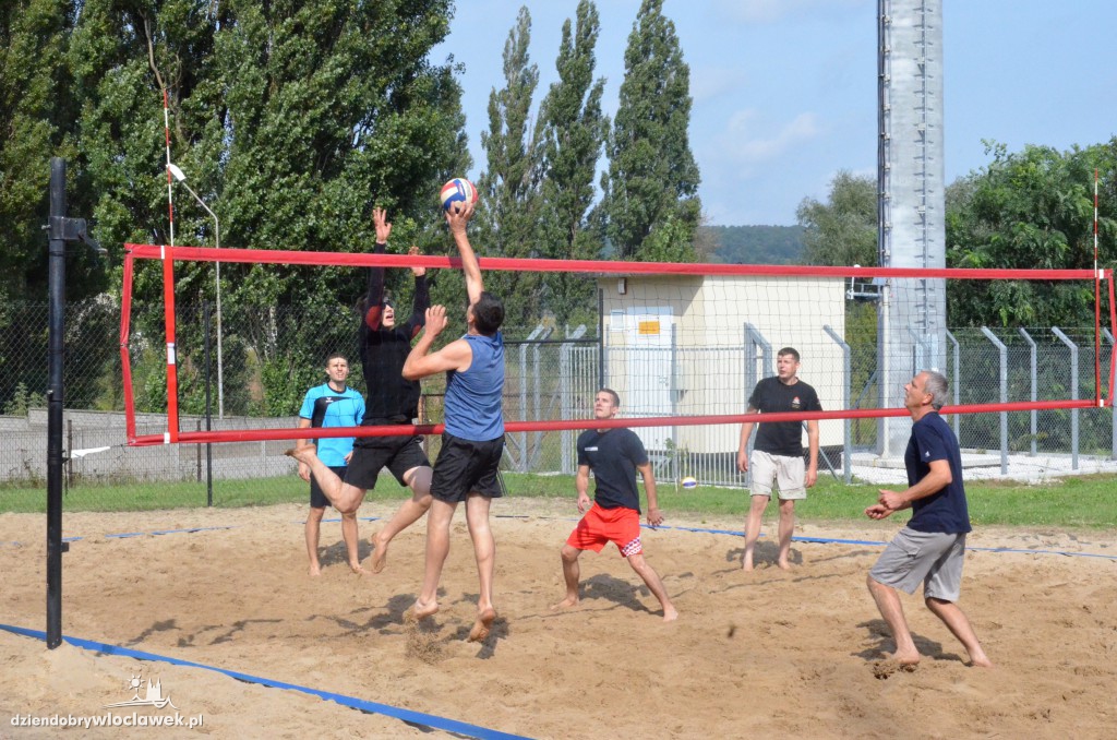Siatkówka plażowa strażaków