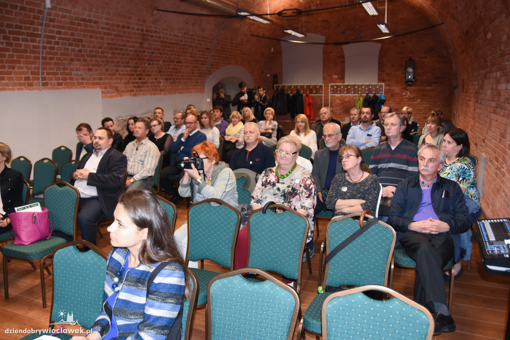 Debata PO o zmianach w oświacie