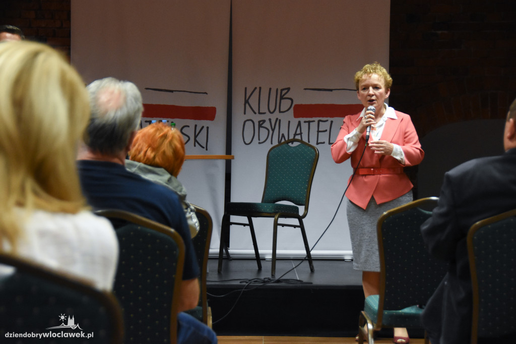 Debata PO o zmianach w oświacie