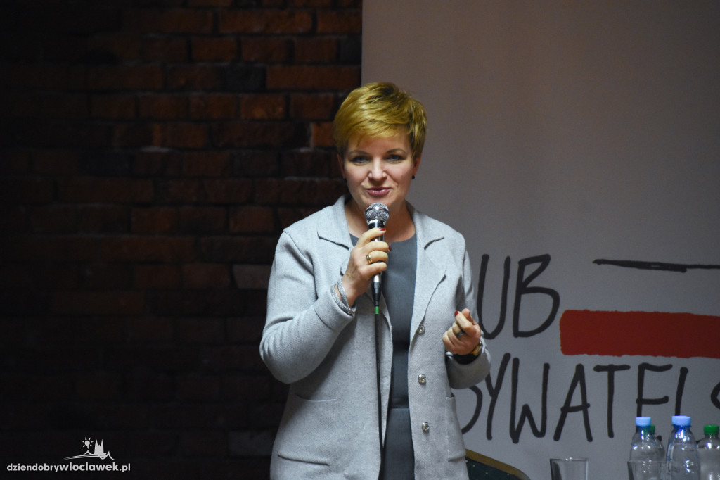 Debata PO o zmianach w oświacie