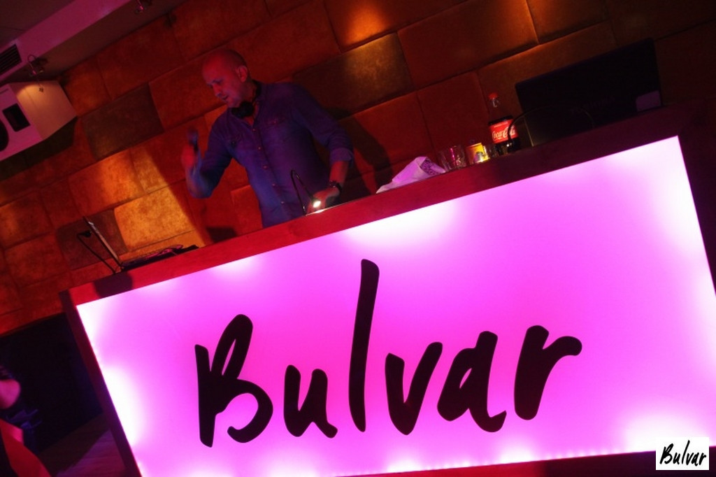 Million: Sobotnia noc w sali Bulvar