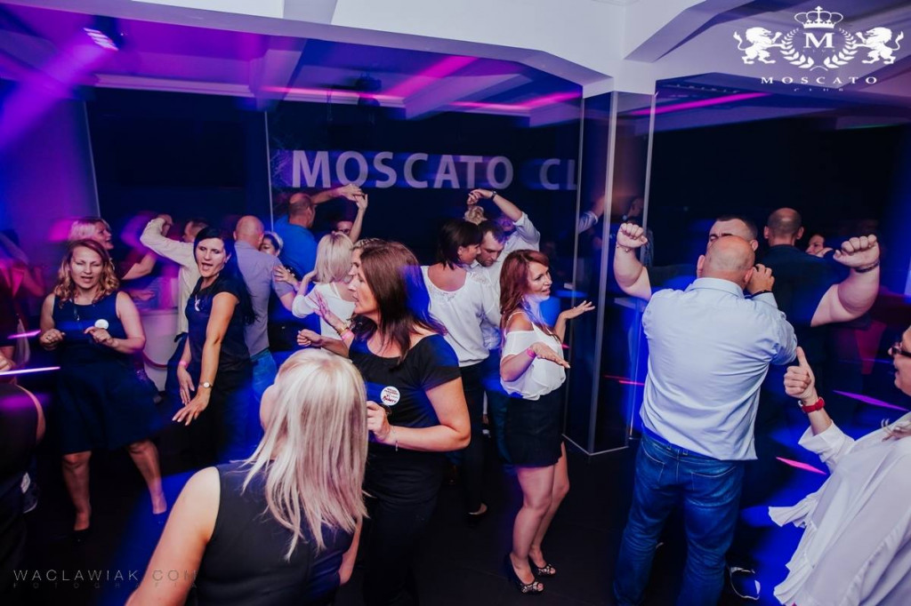 Moscato Club:  Dj Seli & Anwil Dance Team