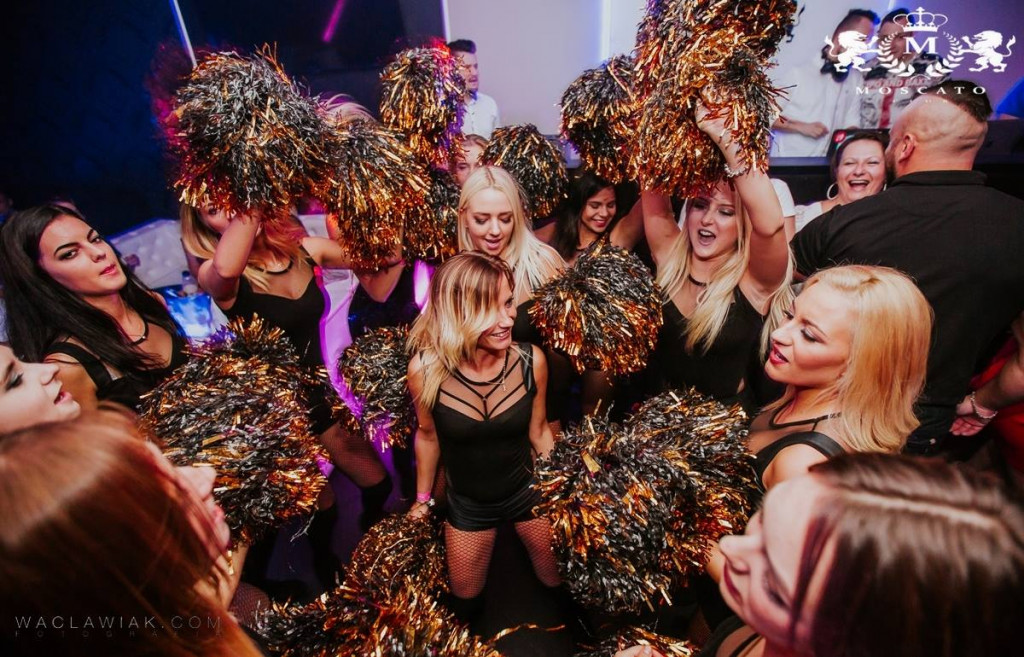 Moscato Club:  Dj Seli & Anwil Dance Team