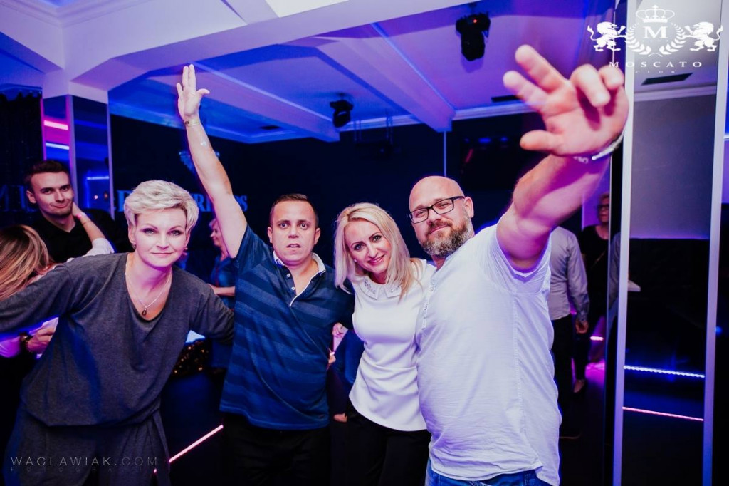 Moscato Club:  Dj Seli & Anwil Dance Team