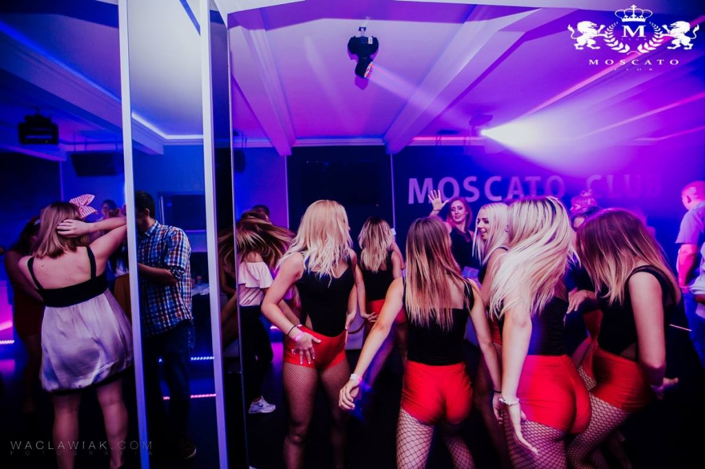 Moscato Club:  Dj Seli & Anwil Dance Team