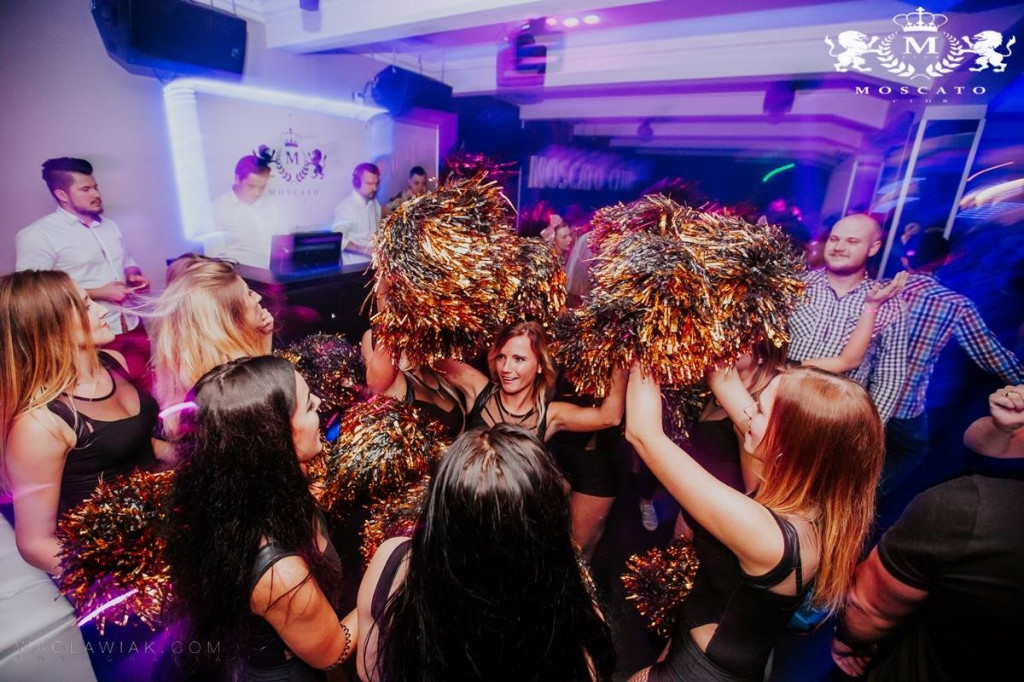 Moscato Club:  Dj Seli & Anwil Dance Team