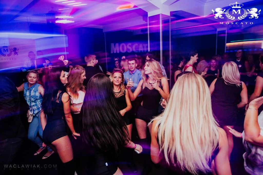 Moscato Club:  Dj Seli & Anwil Dance Team