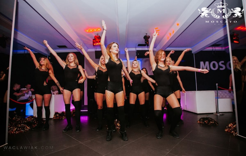 Moscato Club:  Dj Seli & Anwil Dance Team