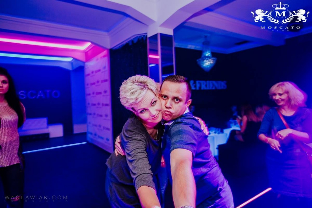 Moscato Club:  Dj Seli & Anwil Dance Team